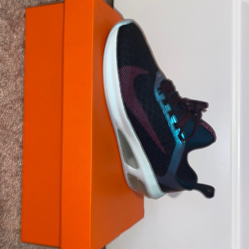 WMNS Nike Air Max Fly